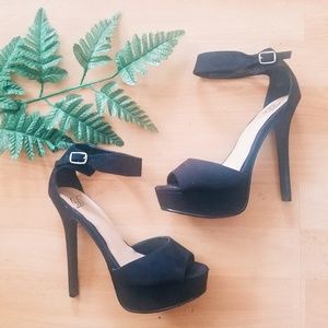 SOLD Sexy Black 6.5 Heels